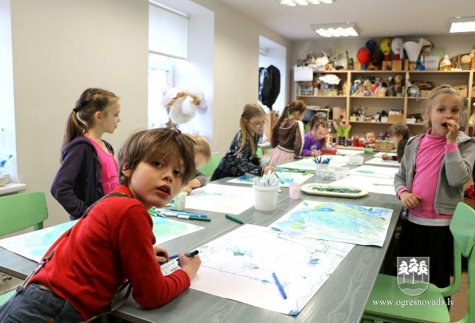 Ogres Mākslas skola turpina iet pa attīstības ceļu