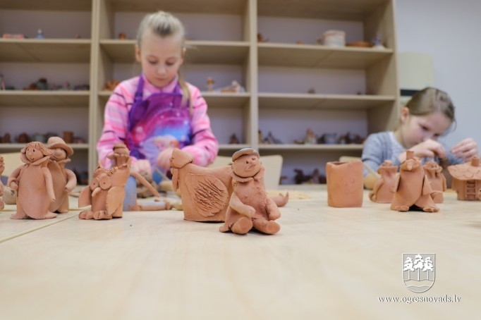 Ogres Mākslas skola turpina iet pa attīstības ceļu