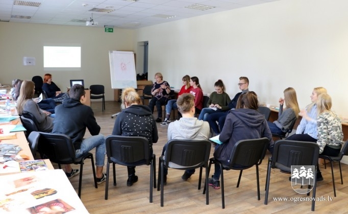 Divu dienu nometne jauniešiem