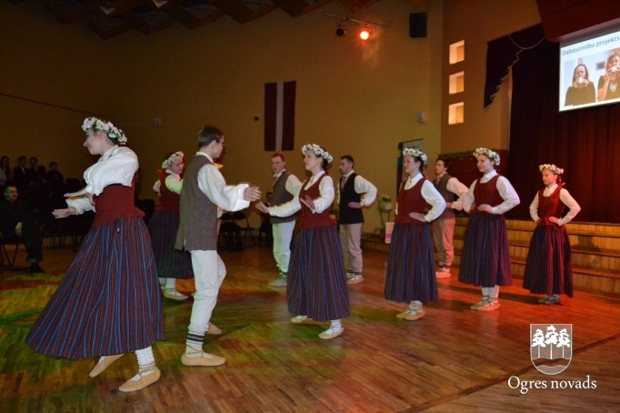 Ogres Valsts ģimnāzijai 20
