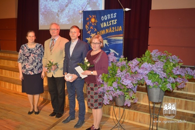 Ikgadējais pasākums “Pieņemšana pie direktores” Ogres Valsts ģimnāzijā