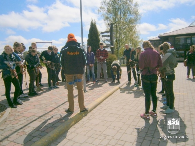 Jaunieši no Zviedrijas projekta ietvaros viesojas Ogrē