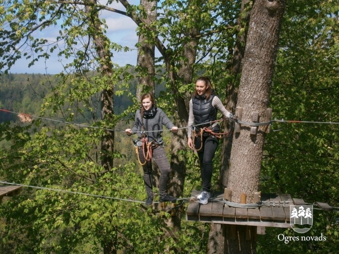 Jaunieši no Zviedrijas projekta ietvaros viesojas Ogrē