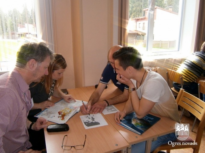 Jaunieši no Zviedrijas projekta ietvaros viesojas Ogrē
