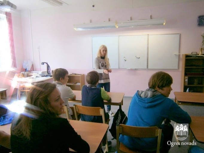 Jaunieši no Zviedrijas projekta ietvaros viesojas Ogrē