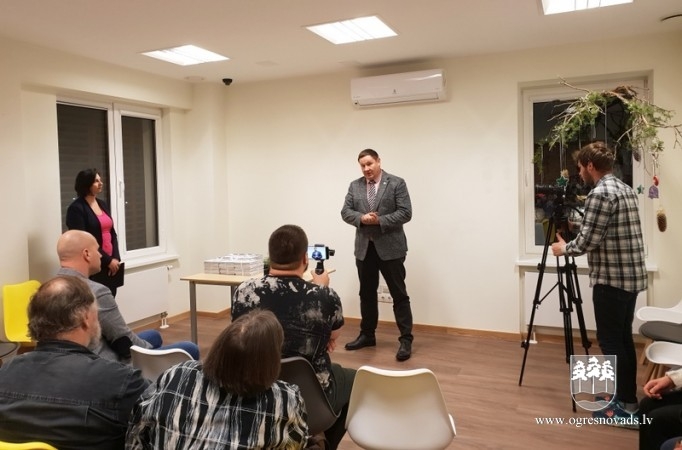 Prezentē grāmatu “Ogres novada kultūrvēstures pieminekļi”