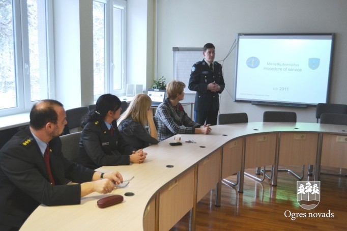 Ogrē viesojas policijas darbinieki no Igaunijas