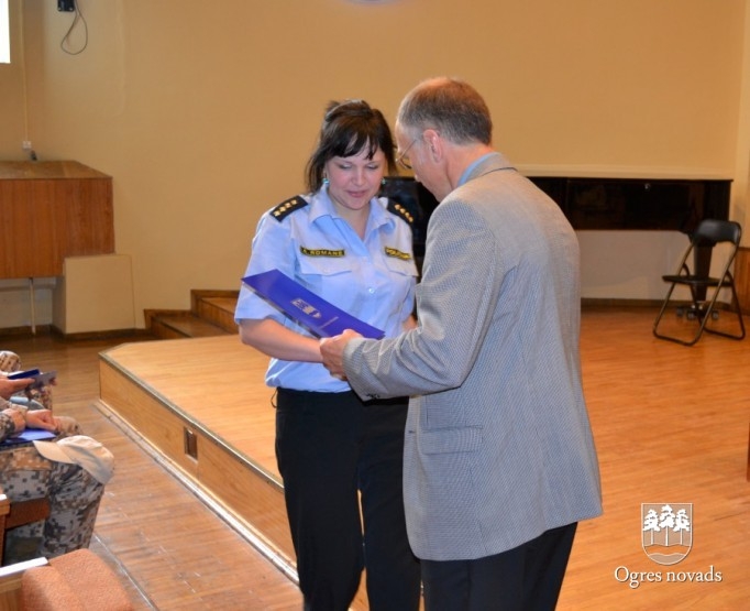 Godina operatīvo dienestu darbiniekus