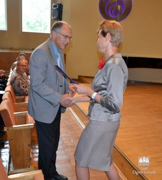 Godina operatīvo dienestu darbiniekus