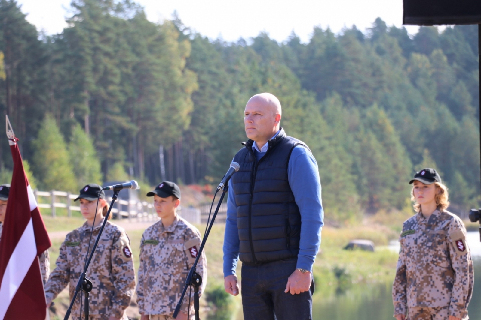 Patriotiskā pārgājienā dodas vairāk kā 1000 Ogres novada skolēni