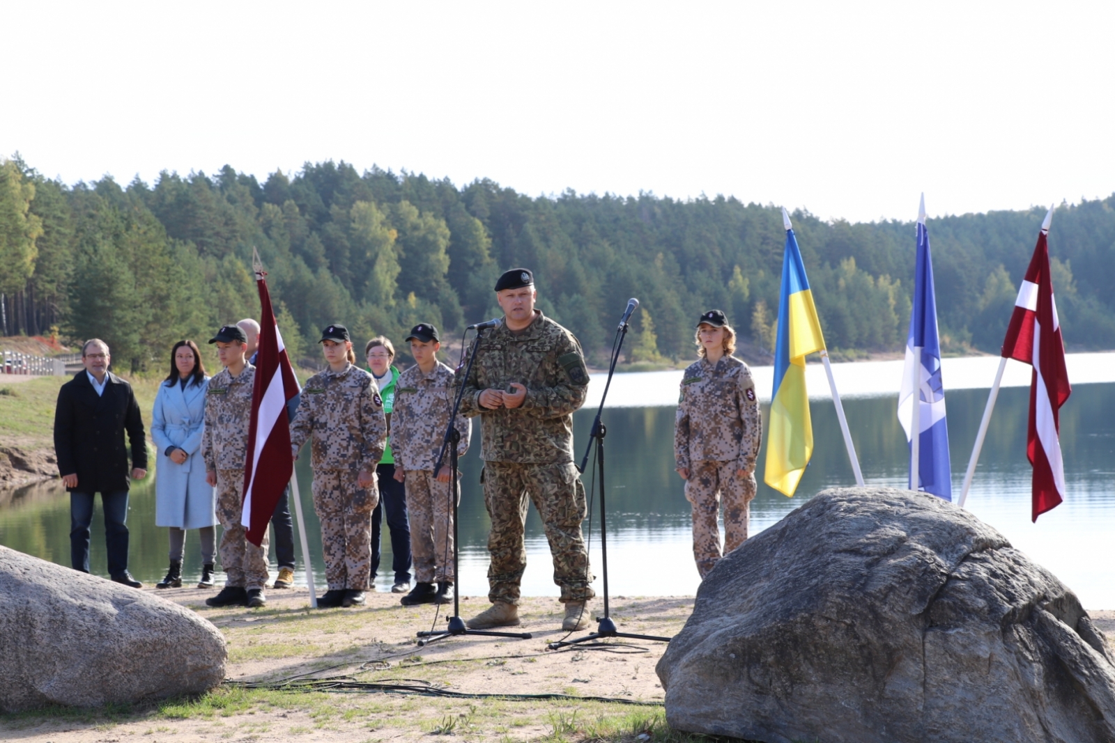 Patriotiskā pārgājienā dodas vairāk kā 1000 Ogres novada skolēni