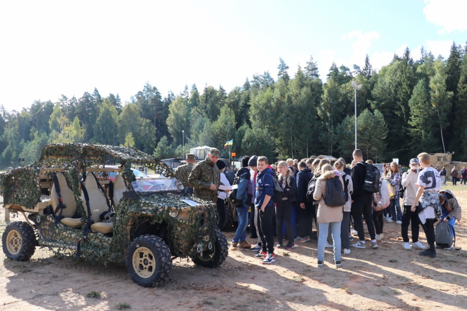 Patriotiskā pārgājienā  dodas vairāk kā 1000 Ogres novada skolēni