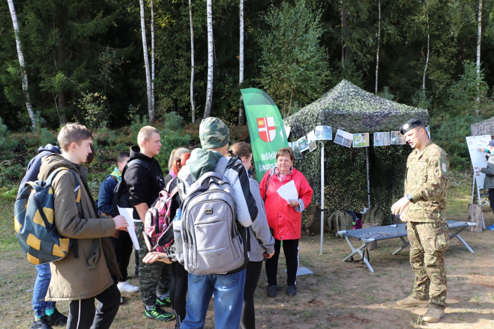 Patriotiskā pārgājienā  dodas vairāk kā 1000 Ogres novada skolēni