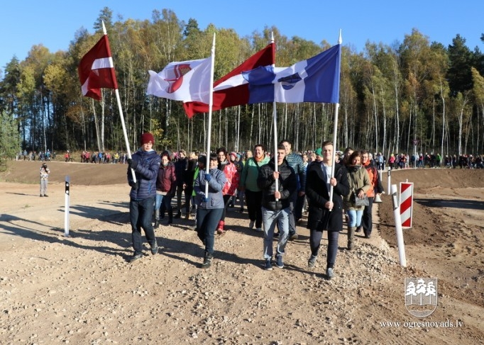 Skolēni jau otro gadu dodas militāri patriotiskā pārgājienā