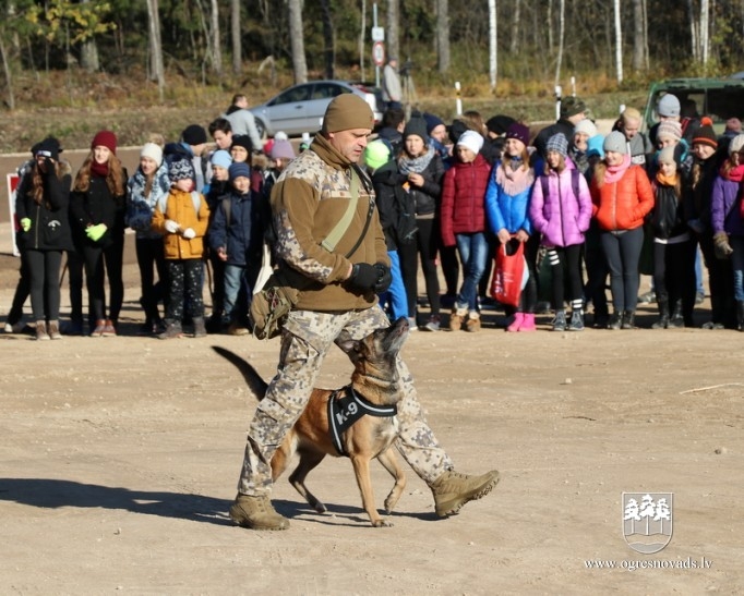 Skolēni jau otro gadu dodas militāri patriotiskā pārgājienā
