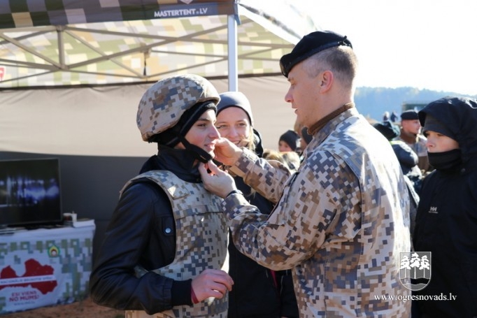 Skolēni jau otro gadu dodas militāri patriotiskā pārgājienā