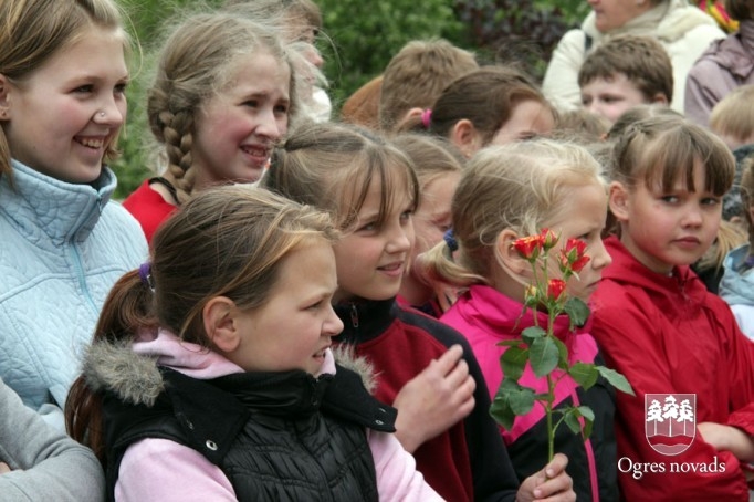 Pēdējā zvana svētki Suntažu vidusskolā 2012