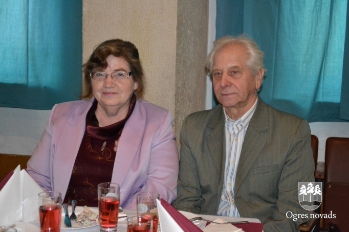 Ogrē tiekas pensionētie pedagogi