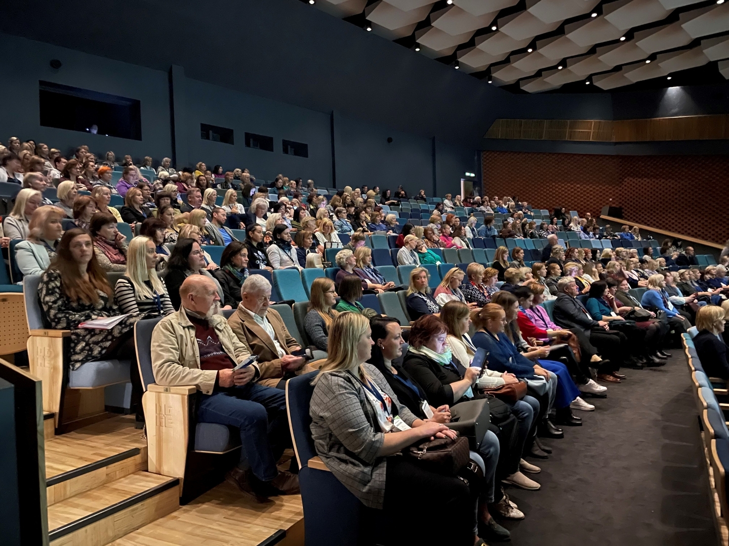 Ogres novada pedagogi gūst jaunas zināšanas konferencē “Vairāk kā stunda…”