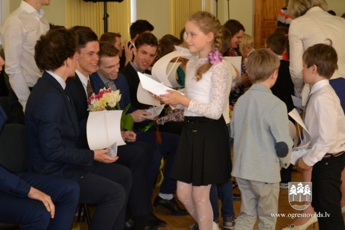 Pēdējais zvans Ogres 1.vidusskolā