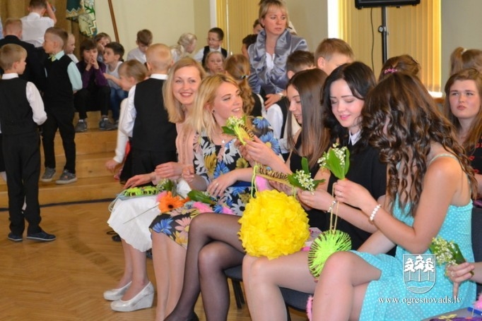 Pēdējais zvans Ogres 1.vidusskolā