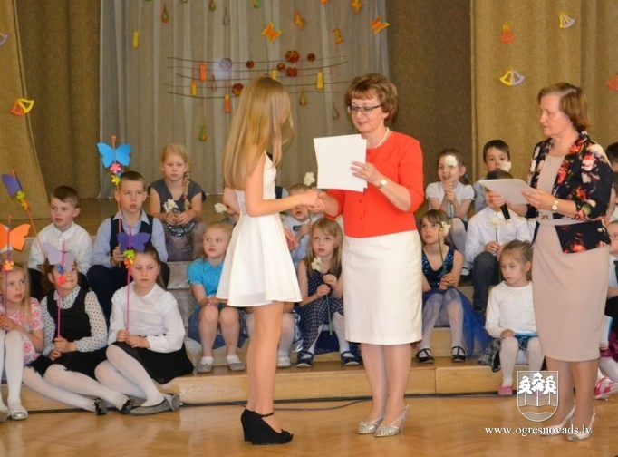 Pēdējais zvans Ogres 1.vidusskolā