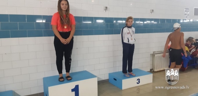 Peldēšanas kluba "Ogre" audzēkņiem sasniegumi sacensībās Jelgavā