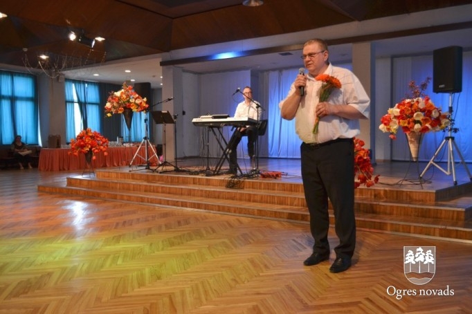 Ar pensionētajiem pedagogiem tiekas labklājības ministre