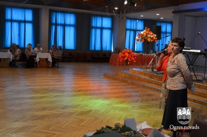 Ar pensionētajiem pedagogiem tiekas labklājības ministre