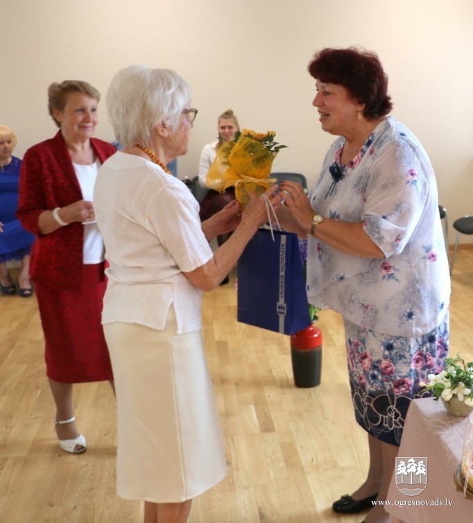 Ogres pensionāru biedrība sveic jubilārus (11.06.2020.)