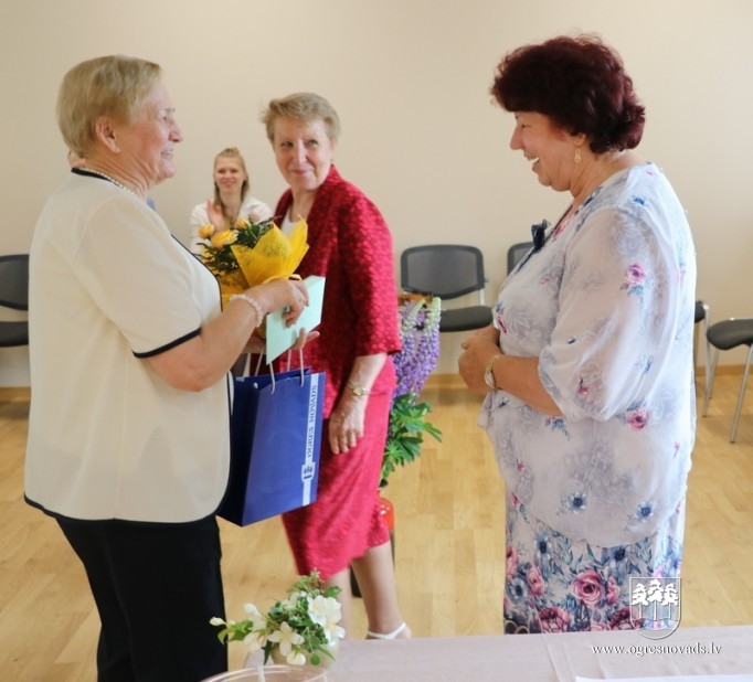 Ogres pensionāru biedrība sveic jubilārus (11.06.2020.)
