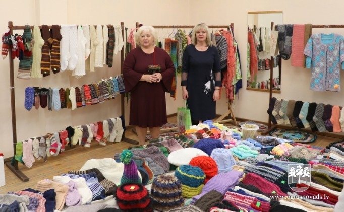 Senioru pulciņa "KAMOLĪTIS" izstāde