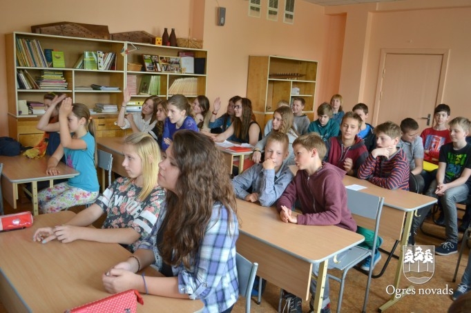 Ogres sākumskola radio Pieci.lv dzīvajā ēterā