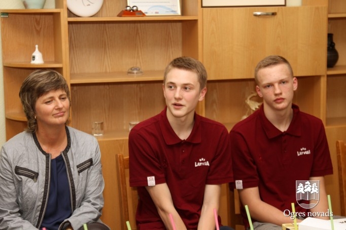 Priekšsēdētājs sveic U16 Eiropas basketbola čempionāta 2.vietas ieguvējus - ogrēniešus