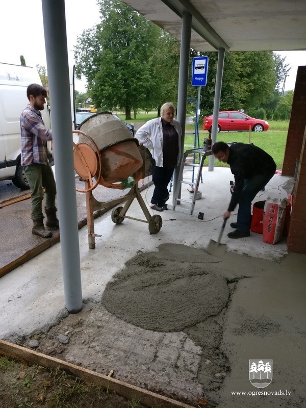 Meņģeles pietura jaunā Dullās Daukas zīmē