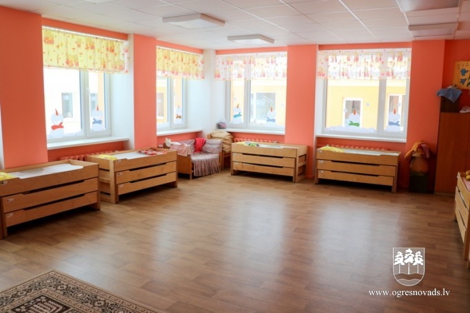 VPII “Taurenītis” bērni apgūst peldētprasmi, darbojas diennakts grupa