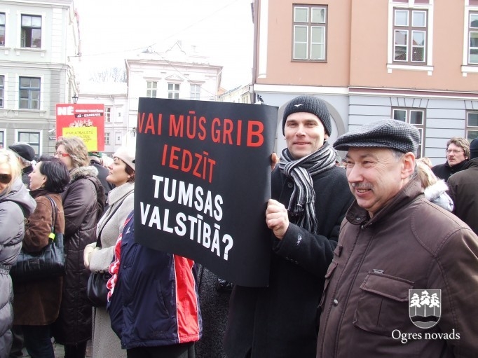 Ogrēnieši protestē pret elektroenerģijas tarifiem