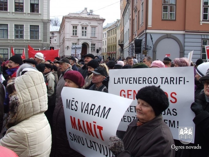 Ogrēnieši protestē pret elektroenerģijas tarifiem