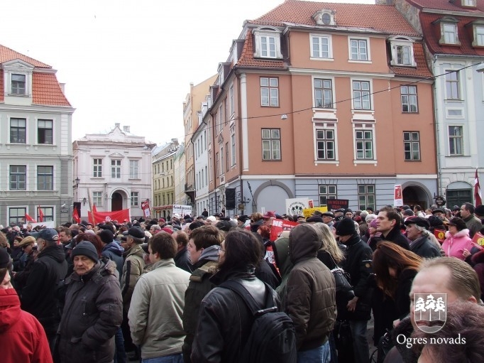 Ogrēnieši protestē pret elektroenerģijas tarifiem