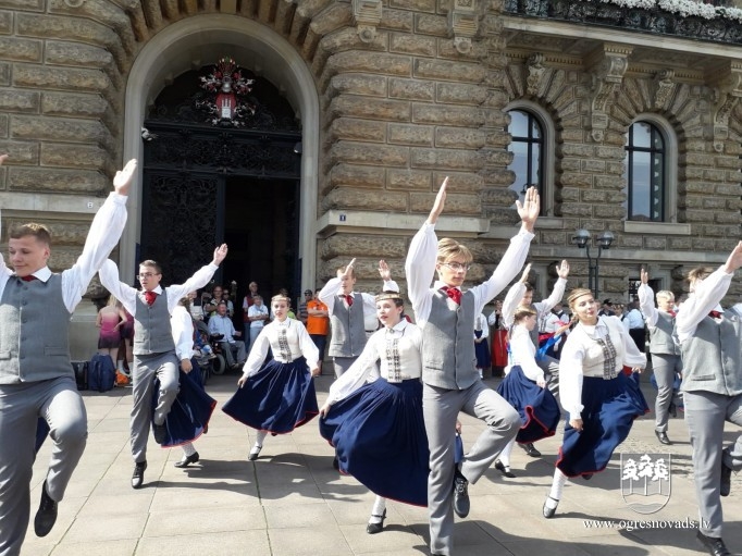BDK “Pīlādzītis” dejotāji piedalās folkloras festivālā Vācijā