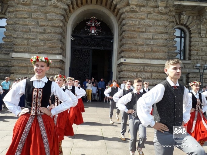 BDK “Pīlādzītis” dejotāji piedalās folkloras festivālā Vācijā