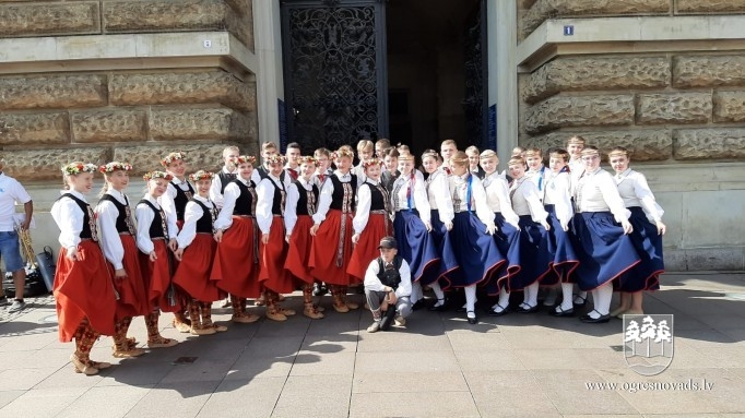 BDK “Pīlādzītis” dejotāji piedalās folkloras festivālā Vācijā