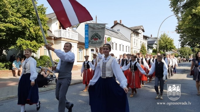 BDK “Pīlādzītis” dejotāji piedalās folkloras festivālā Vācijā