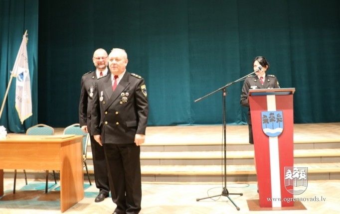 Profesionālajos svētkos godina Ogres novada pašvaldības policijas darbiniekus