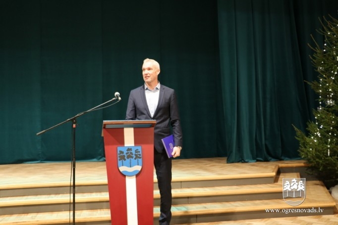 Profesionālajos svētkos godina Ogres novada pašvaldības policijas darbiniekus