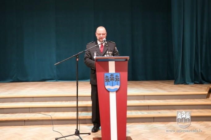 Profesionālajos svētkos godina Ogres novada pašvaldības policijas darbiniekus