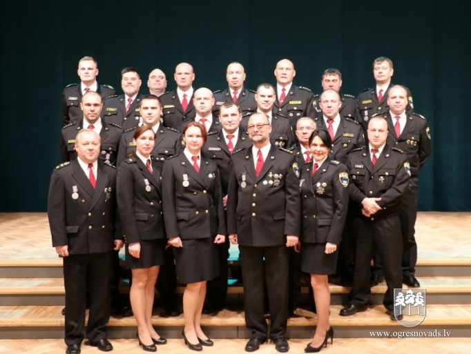 Profesionālajos svētkos godina Ogres novada pašvaldības policijas darbiniekus