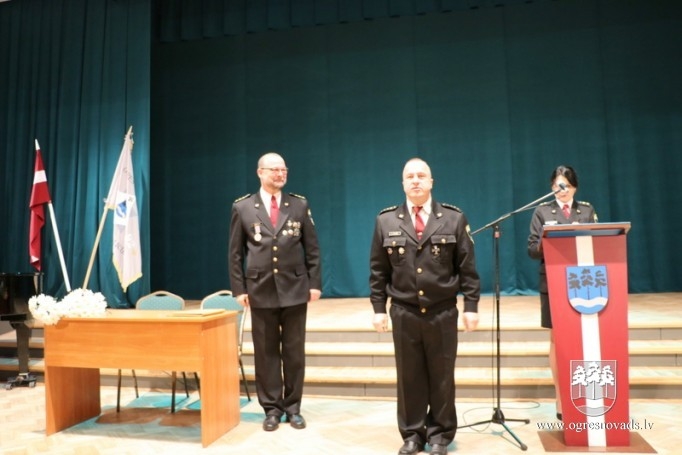 Profesionālajos svētkos godina Ogres novada pašvaldības policijas darbiniekus