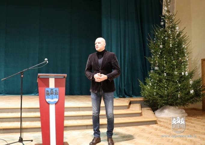 Profesionālajos svētkos godina Ogres novada pašvaldības policijas darbiniekus