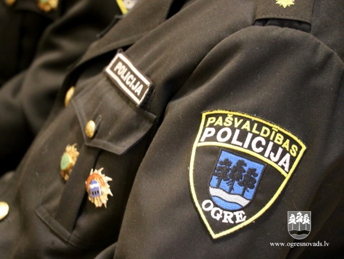 Tiek sveikti pašvaldības policijas darbinieki